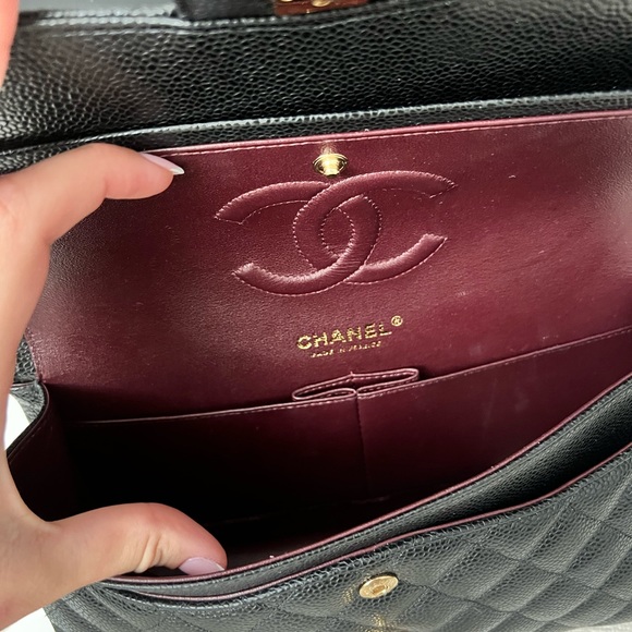 Chanel Classic double flap Caviar with Gold hardware - Picture 7 of 15